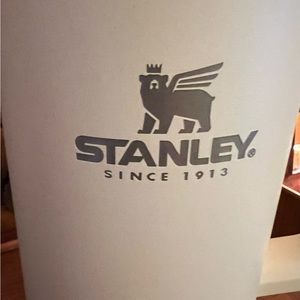 COPY - Stanley 40oz in great condition